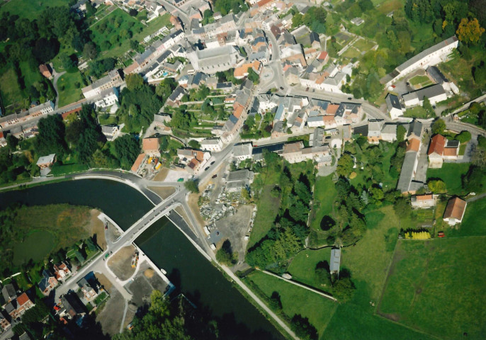 Merbes-le-Château. Nouveau pont-route sur la Haute-Meuse.