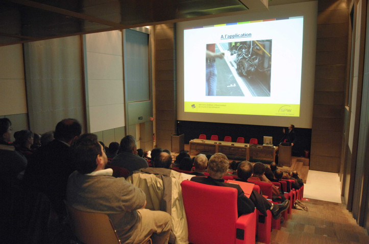 Namur. Daussoulx. Conférence sur le marquages au sol de routes.