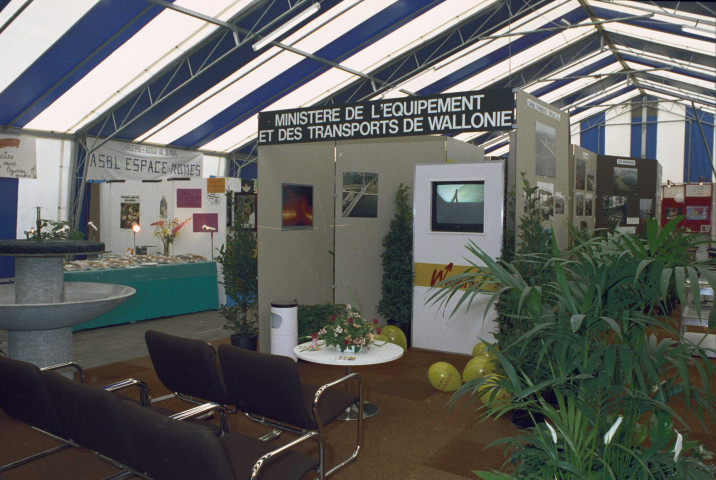 Courcelles. Inauguration du stand du Ministère de l'Équipement et des Transports.