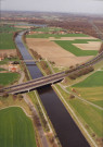 Bernissart. Pommeroeul. Autoroute E42 et pont du chemin de Chièvres.