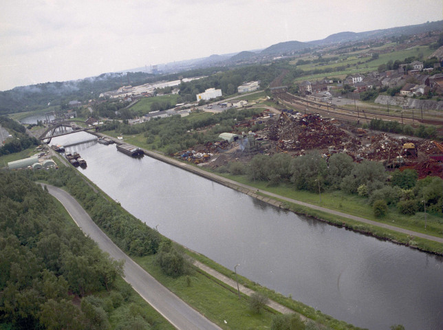 Courcelles. Port autonome de Charleroi.