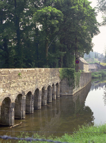 Montignies-Saint-Christophe. Pont romain.