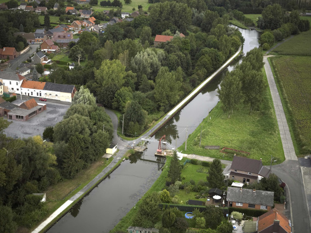 Beloeil. Canal Blaton-Ath. Vues aériennes.