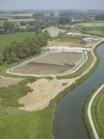 Tubize. Clabecq. Canal Charleroi-Bruxelles.