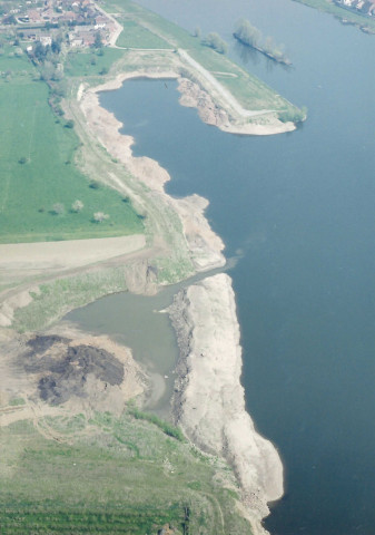 Visé. Lixhe. Site des gravières de Nivelle (remblayage).