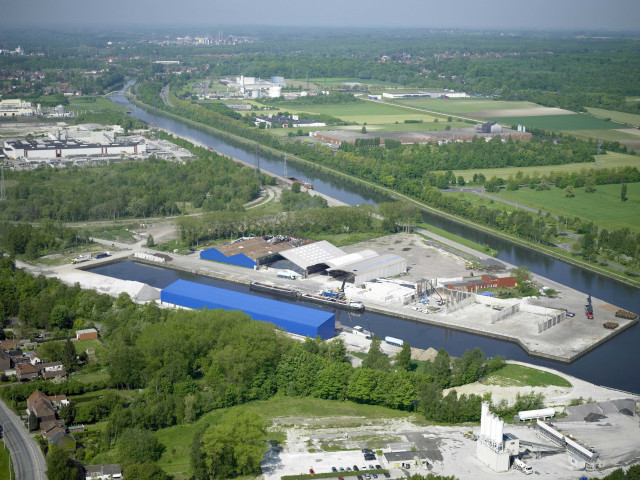 Mons. Ghlin. Canal Nimy-Blaton-Péronnes. Darses. Vues aériennes.