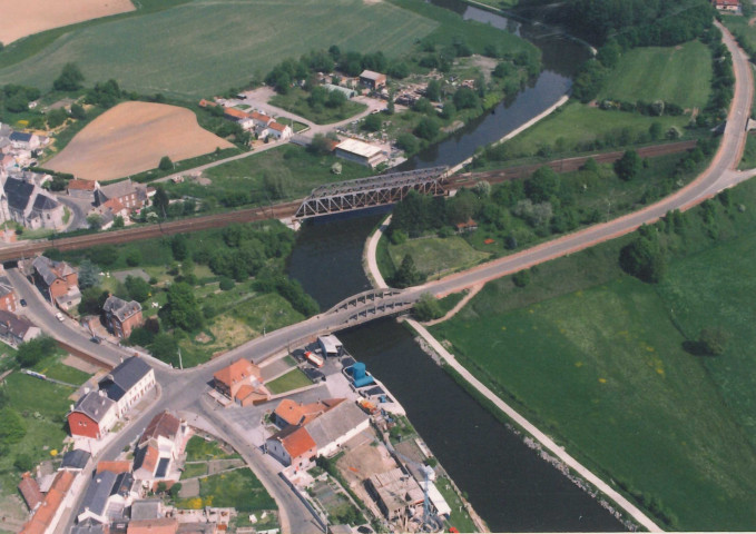 Fontaine-Valmont. Pont route et rails 5.