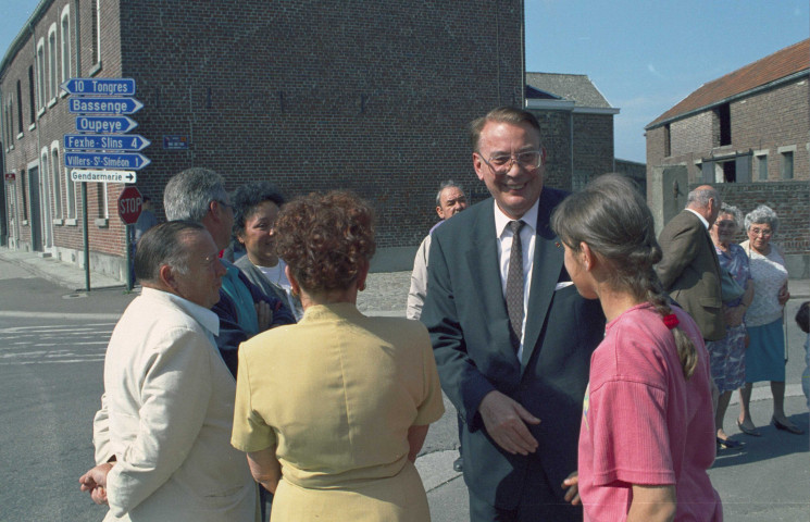 Juprelle. Inauguration des travaux de modernisation de la RN20 (chaussée de Tongres) par Jean-Pierre Grafé, ministre des Travaux publics.