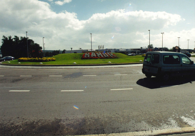 Namur. Bouge. Rond-point fleuri.