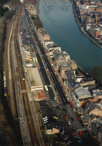 Dinant. Aménagement routier devant la gare SNCB.