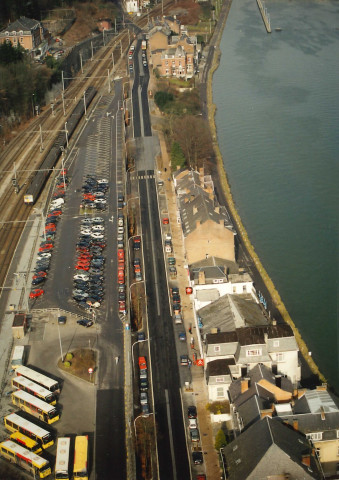 Dinant. Aménagement routier devant la gare SNCB.