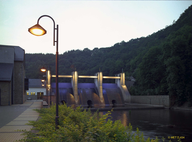Houffalize. Nadrin. Complexe du barrage de Nisramont. Nouvel éclairage de nuit.