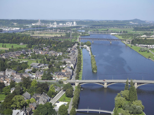 Visé. Lixhe. Port autonome de Liège.