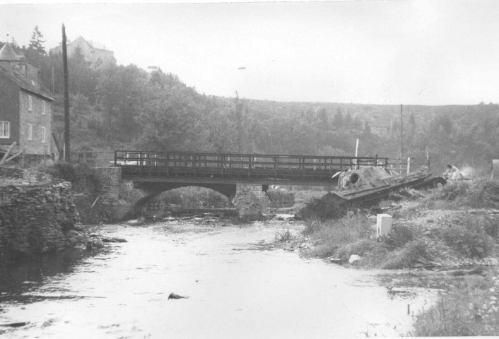 Pont détruit