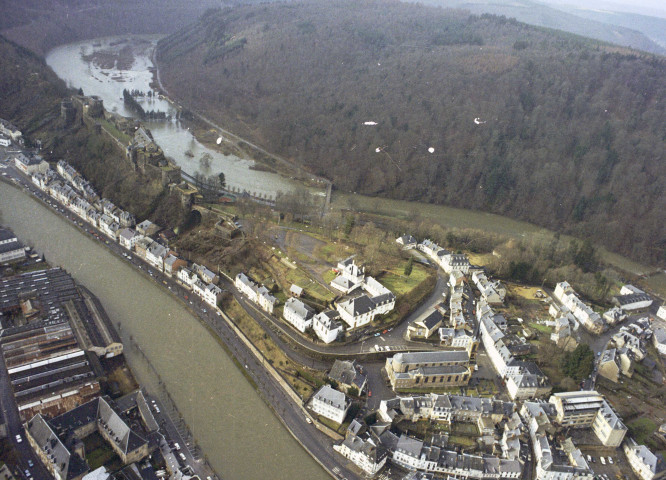 Bouillon. La Semois en crue.