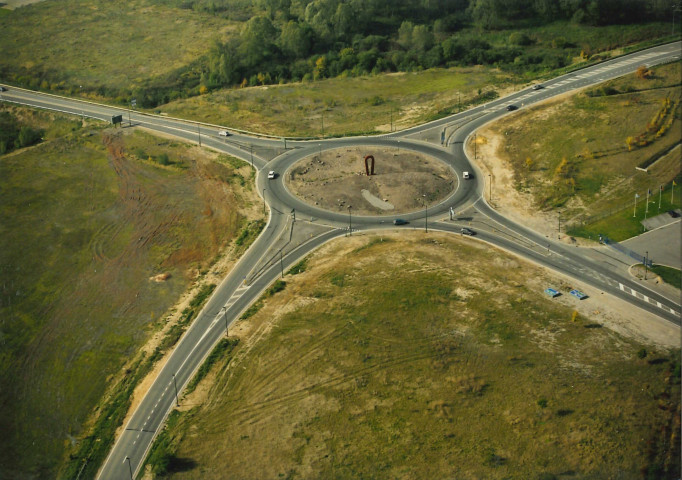 Aubange. Athus. Zoning du Pole Européen de Développement. Divers giratoires.