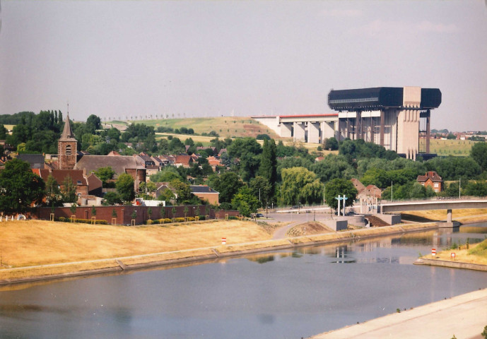 Le Roeulx. Thieu. Ancien ascenseur n°4. Place Hardart. Ascenseur de Stépy-Thieu.