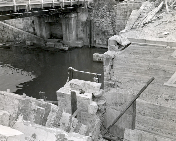 Vues de la reconstruction du pont