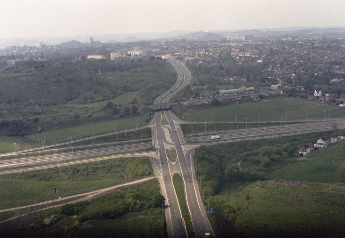 Gilly. Route de la Basse-Sambre.