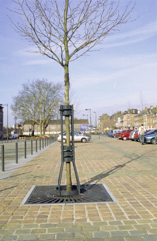 Namur. Quartier Heuvy-Bomel et Quartier de la gare. Aménagements urbains. Marquage sol-mobiliers et sécurité des personnes à mobilité réduite.