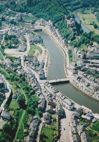 Bouillon. Quai des remparts entre les ponts de liège et de France