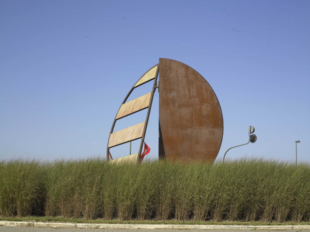 Mont-Saint-Guibert. Giratoire RN4/25 "Le disque".