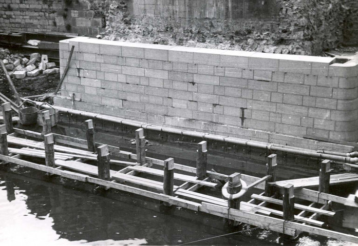 Vues de la construction du pont Charles de Gaulle