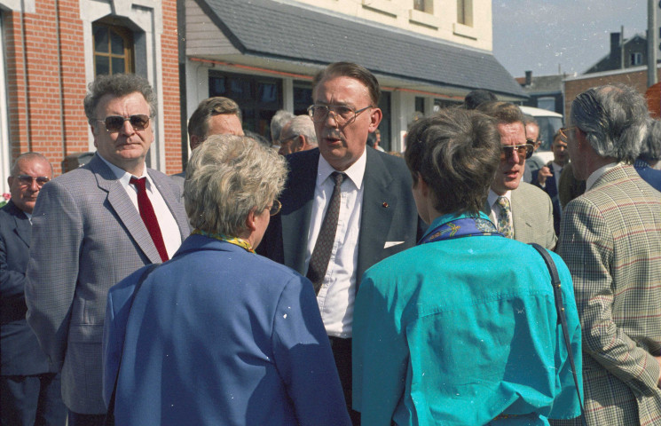 Juprelle. Inauguration des travaux de modernisation de la RN20 (chaussée de Tongres) par Jean-Pierre Grafé, ministre des Travaux publics.