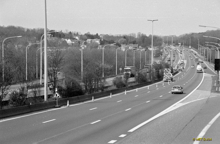 Wavre. E411. Destruction du pont-routier sur la RN 238.
