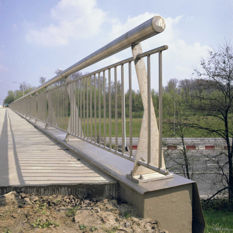 Wavre. Louvrange. Garde-corps et corniche.