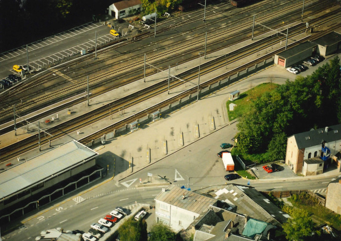 Ciney. Station SNCB et gare des bus.