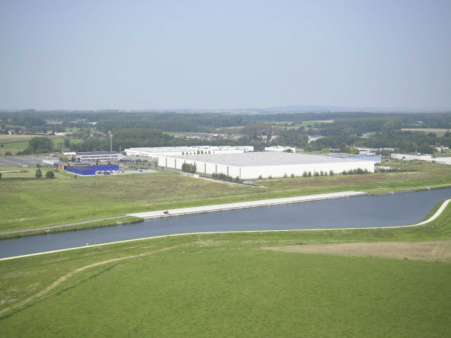 La Louvière. Strépy-Bracquegnies et Thieu. Canal du Centre à 300 tonnes. Vues aériennes.