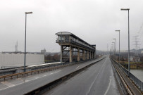 Visé. Lixhe. Pont-barrage sur la N602.