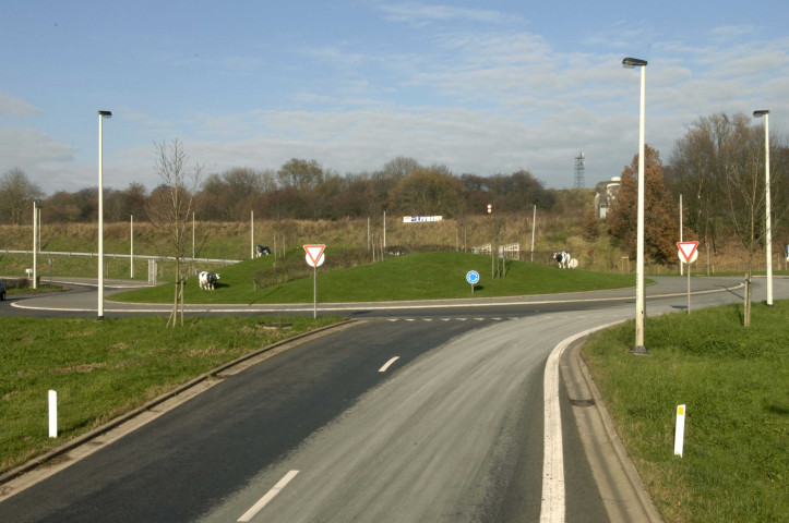 Herve. Battice. Œuvre d'art du carrefour "Les Vaches".