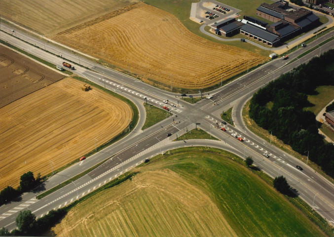 Mont-Saint-Guibert. Carrefour RN5 et RN25.