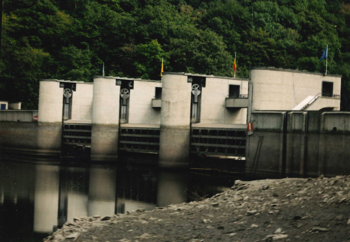 Houffalize. Nadrin. Barrage de Nisramont. Etanchéité des trois vannes. Entretien et réparations.