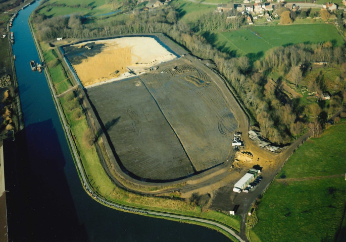 Tubize. Centre de regroupement de produits de dragage. Site de Fraimont.