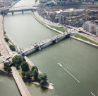 Liège. Pont de Fragnée après rénovation et retour des angelots.