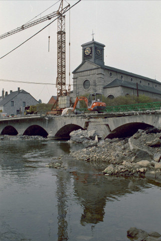 Nismes. Aménagement de la traversée de la localité et réparation du pont sur l'Eau Noire.