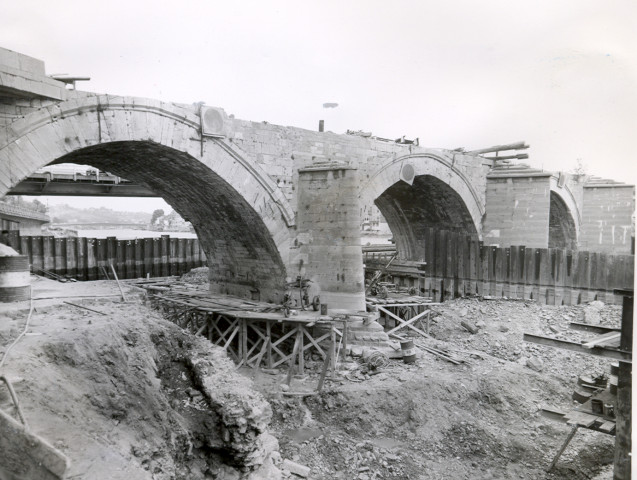 Vues de la reconstruction du pont