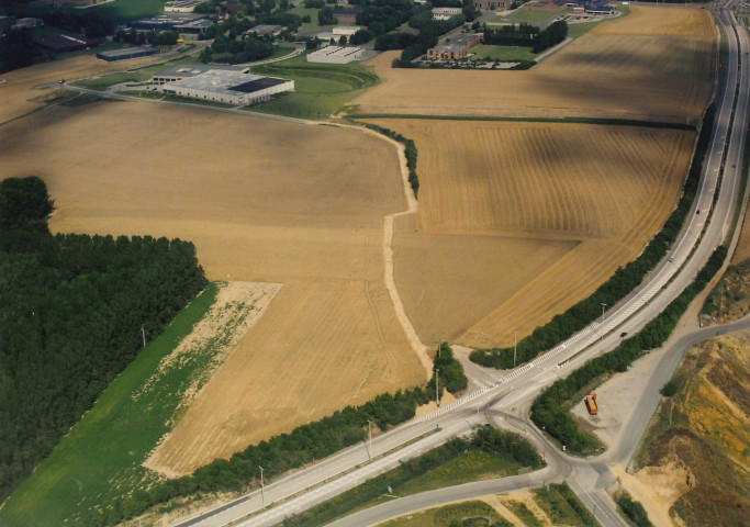 Mont-Saint-Guibert. Carrefour de la rue des Trois burettes et de la RN25.