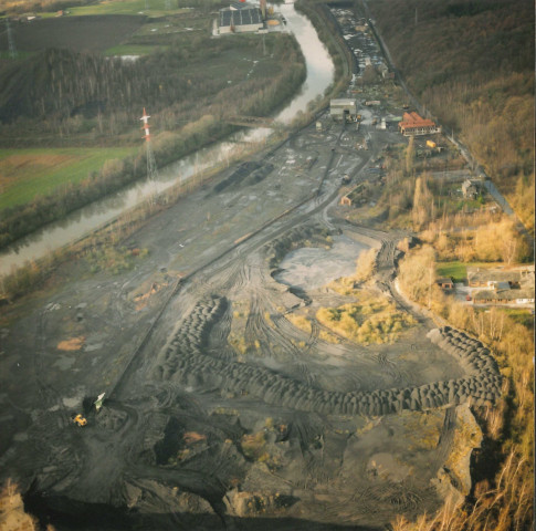 Sambreville. Moignelée. Zone portuaire (PAN). Ancien terril.