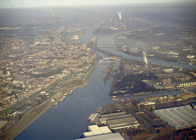 Canal Albert de Liège à Lixhe.