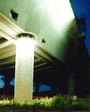 La Louvière. Houdeng-Aimeries. Essais d'illuminations sous le pont-canal du Sart.