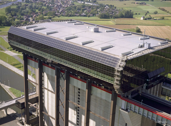 Le Roeulx. Ascenseur de Strépy-Thieu. Canal du Centre. Vues aériennes.