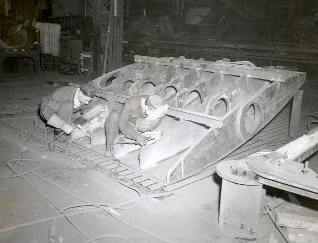 Fabrication des vannes du barrage éclusé d'Ampsin-Neuville