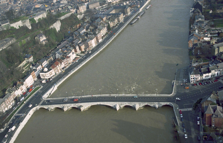 Meuse (de Namur à la frontière française), Viroin, Eau Blanche, Eau Noire et Sambre (de Charleroi à la frontière française).