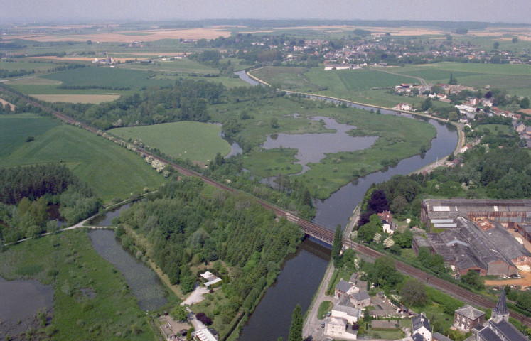 Confluent de la Hantes et pont-rail n°3.