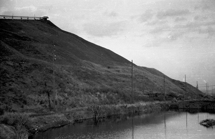 Marchienne-au-Pont. Terril de Bayemont.