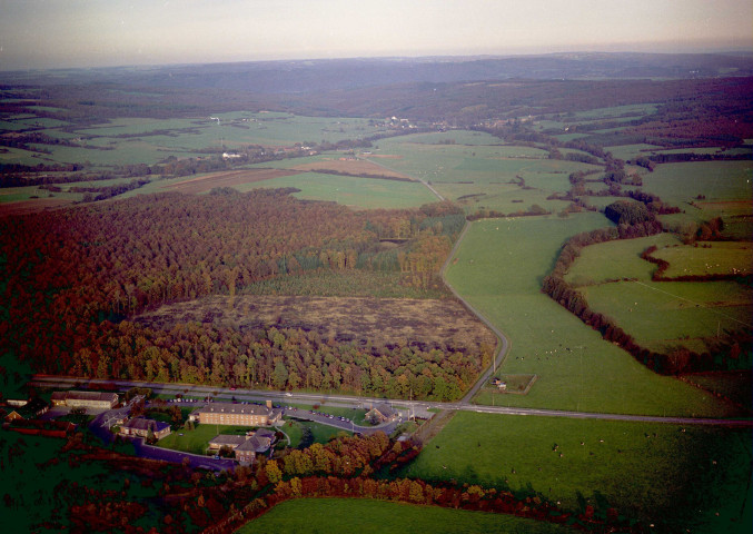 Baronville. RN95 et domaine militaire.